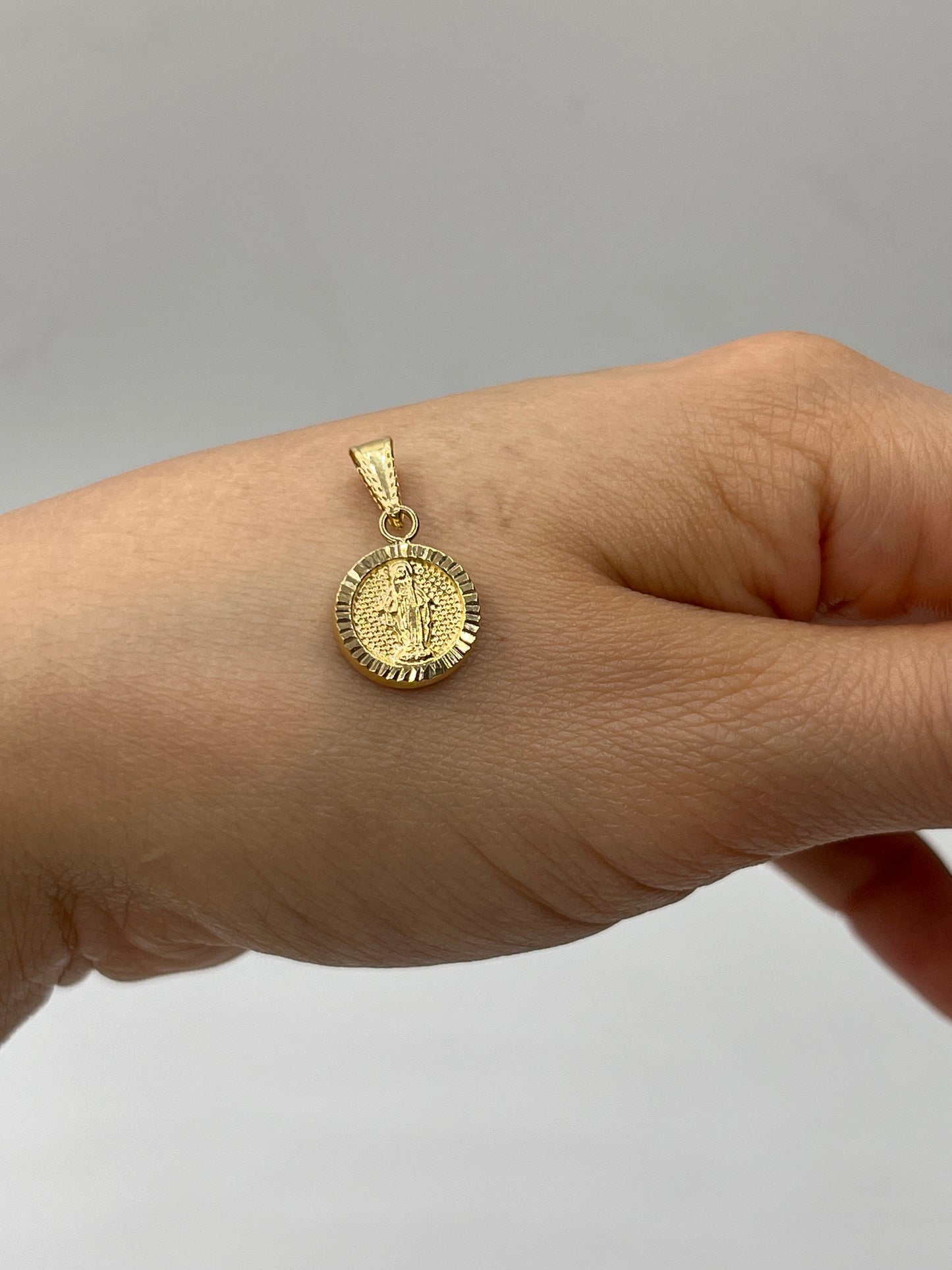 Dije virgen milagrosa Oro amarillo 18k 1,09 Gr / 11,60 mm / 1,5 Cm