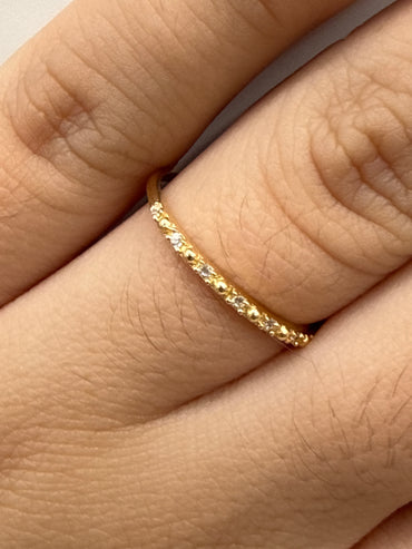 Anillo Churumbela Circon Blanco Oro amarillo 18k / Talla 5 3/4 / 0,91 Gr / 1,20 mm