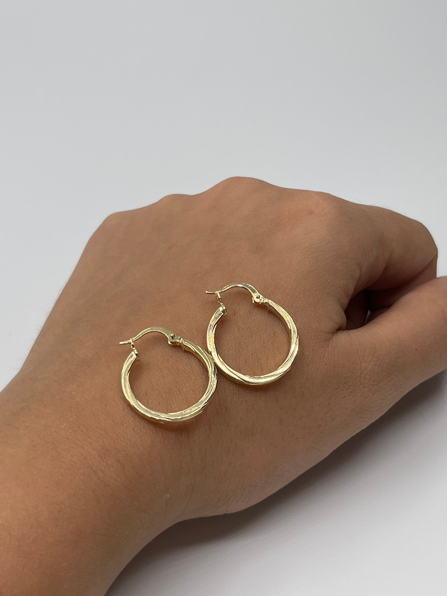 Candonga Lisa Oro amarillo 18k 1,68 Gr / 2,3 Cm