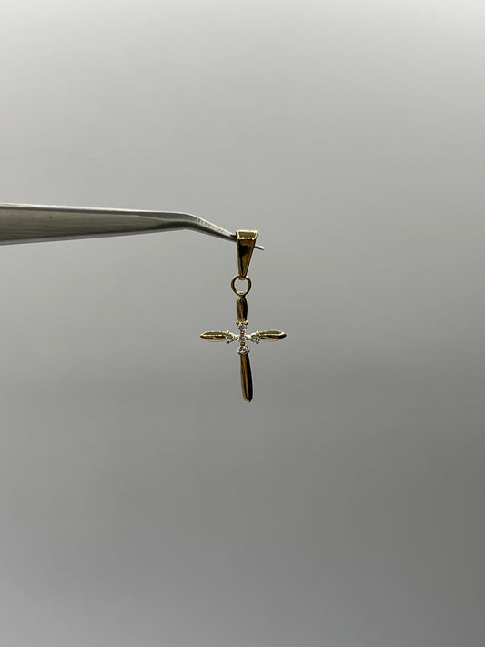 Dije Cruz Circon Blanco Oro amarillo 18k 0,57 Gr / 14,40 mm / 2,2 Cm