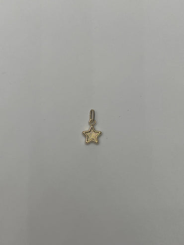 Dije Estrella Diamantada Oro amarillo 18k 0,28 Gr / 7,6 mm / 0,7 Cm