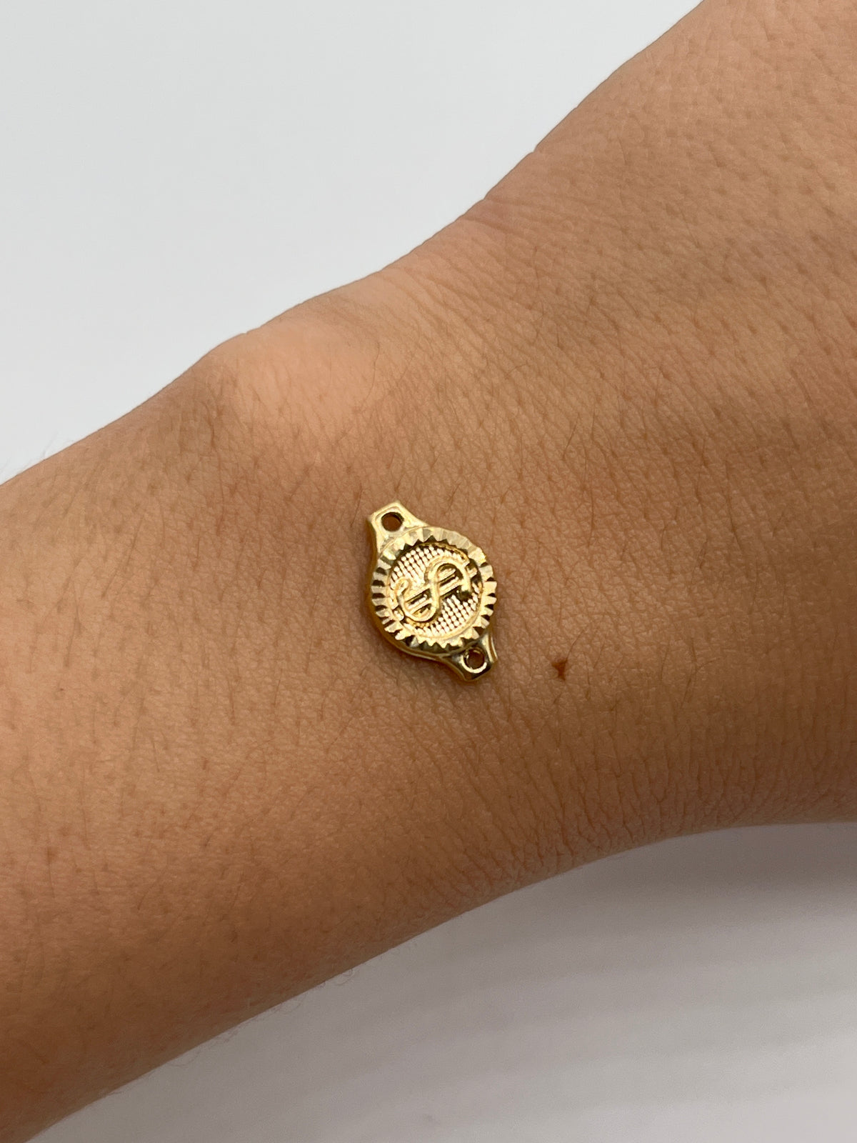 Herraje Signo Peso Diamantado Oro amarillo 18k 0,48 Gr / 9,7 Cm
