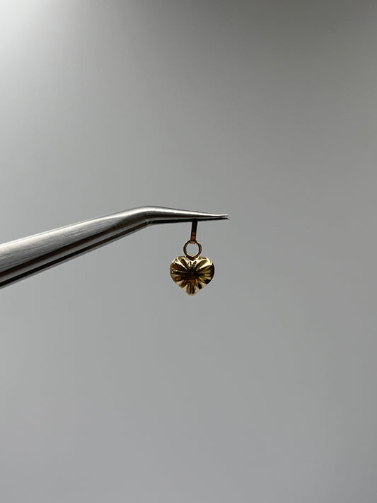 Dije Corazon Diamantado Oro amarillo 18k 0,25 Gr / 7,3 mm / 0,6 Cm