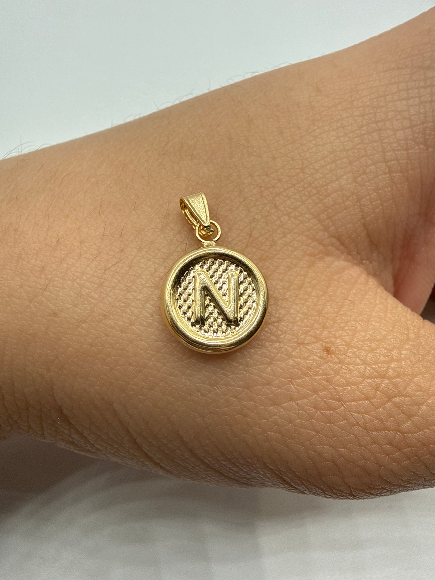 Dije Letra N Oro amarillo 18k 0,55 Gr / 10 mm / 1 Cm