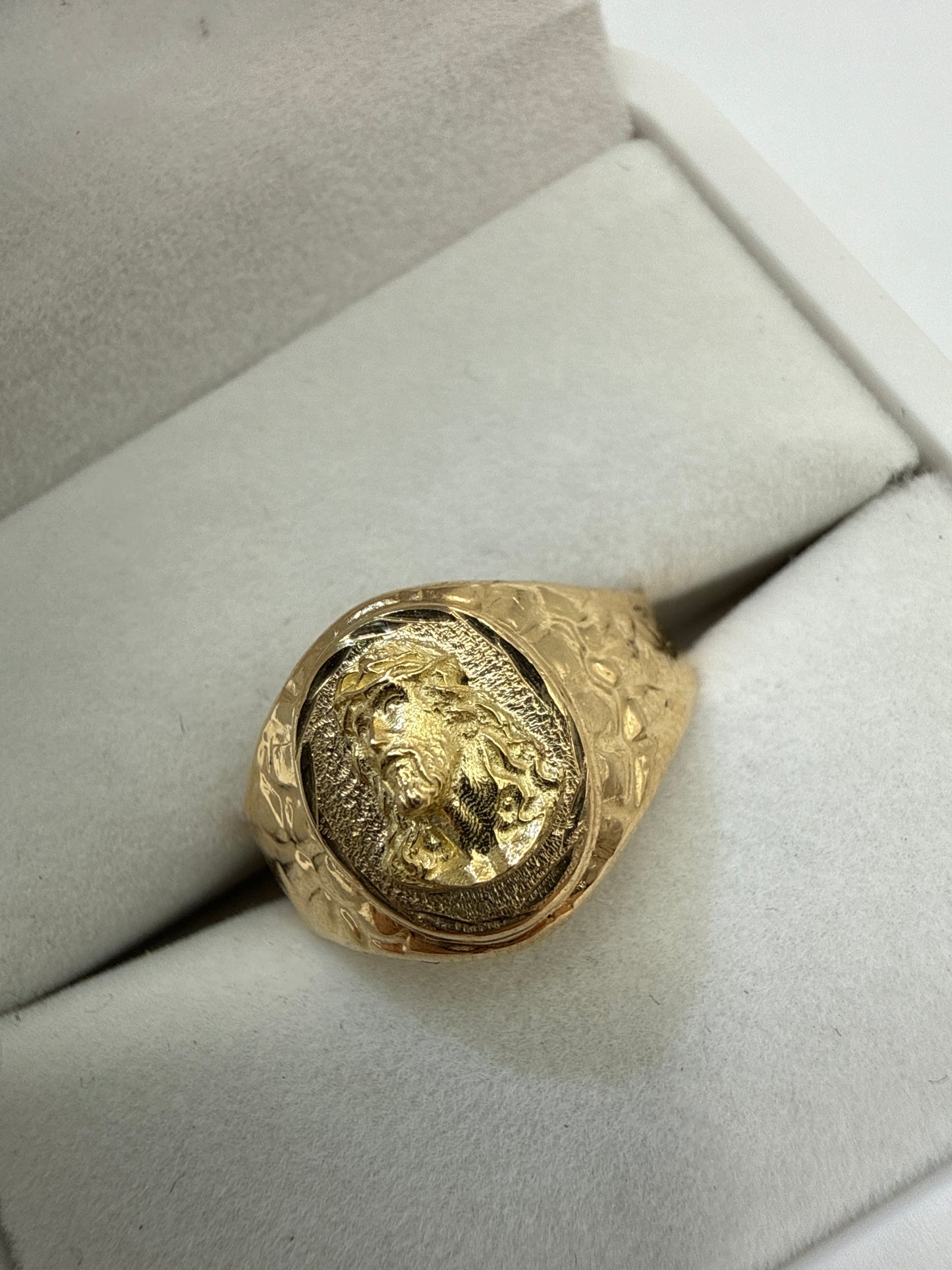 Anillo Rostro Jesus Oro amarillo 18k / Talla 10 / 2,85 Gr / 14 mm