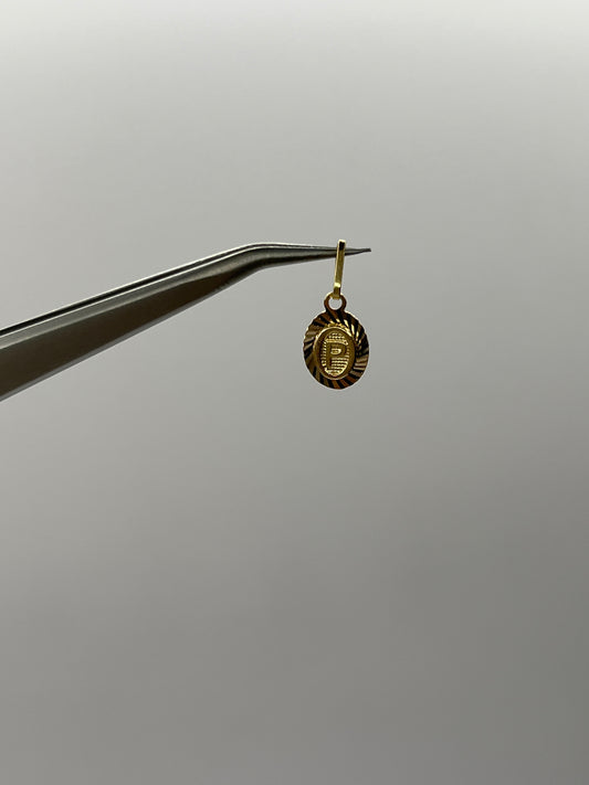 Dije Letra P Oro amarillo 18k 0,46 Gr / 7,5 mm / 1 Cm