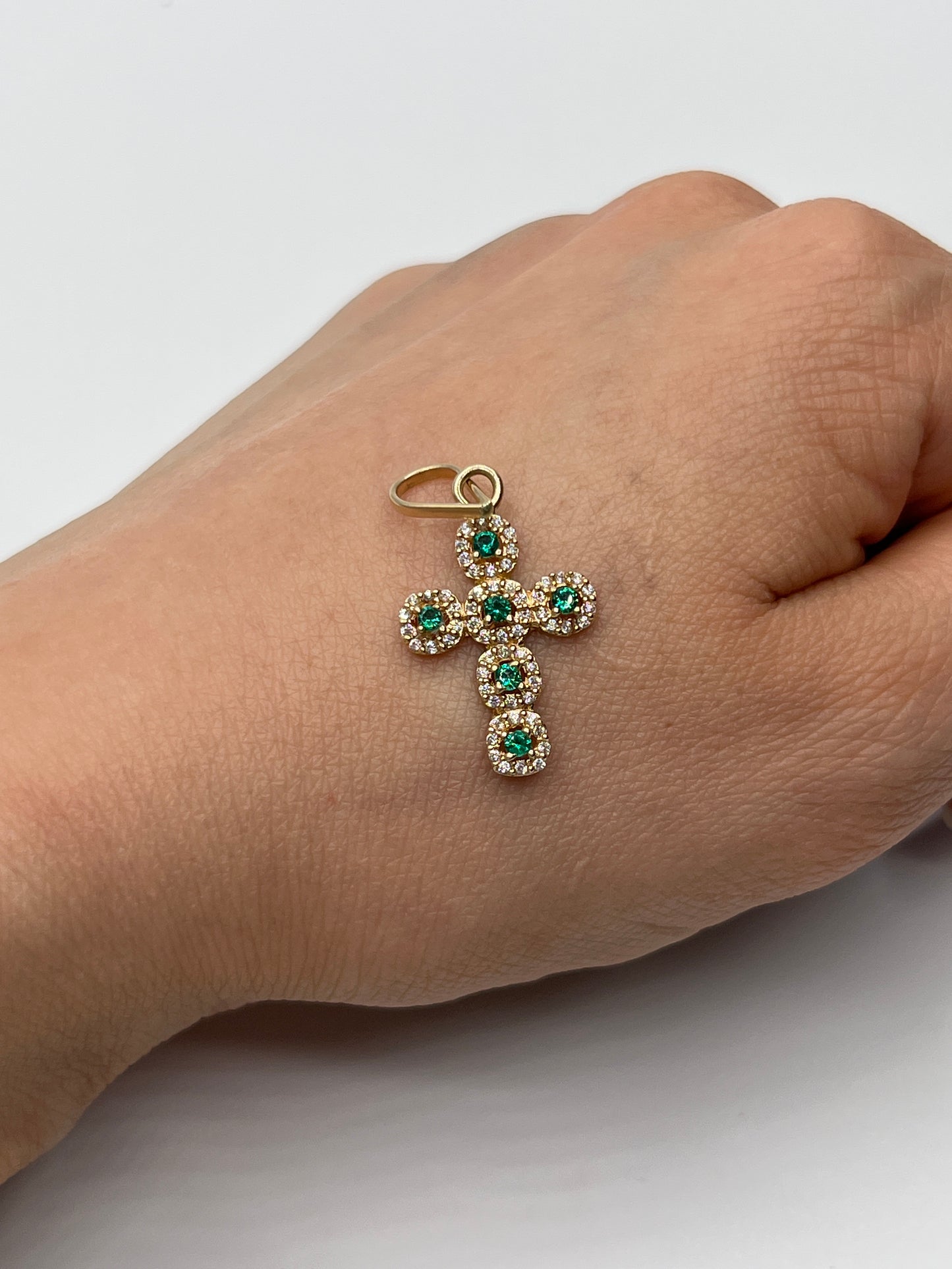 Dije Cruz Verde y Blanco Oro amarillo 18k 1,70 Gr / 14,85 mm / 2,4 Cm