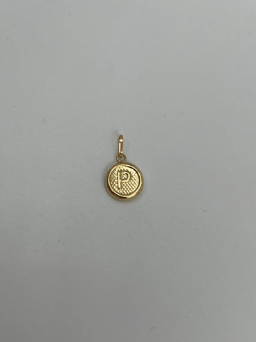 Dije letra P Oro amarillo 18k 0,45 Gr / 10 mm / 1,1 Cm
