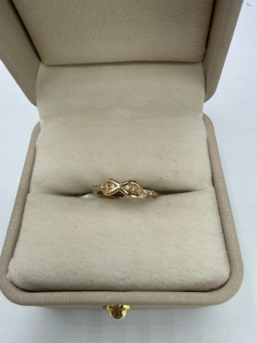 Anillo Infinito Circon Blanco Oro amarillo 18k / Talla 5 1/2 / 1,66 Gr / 4,7 mm