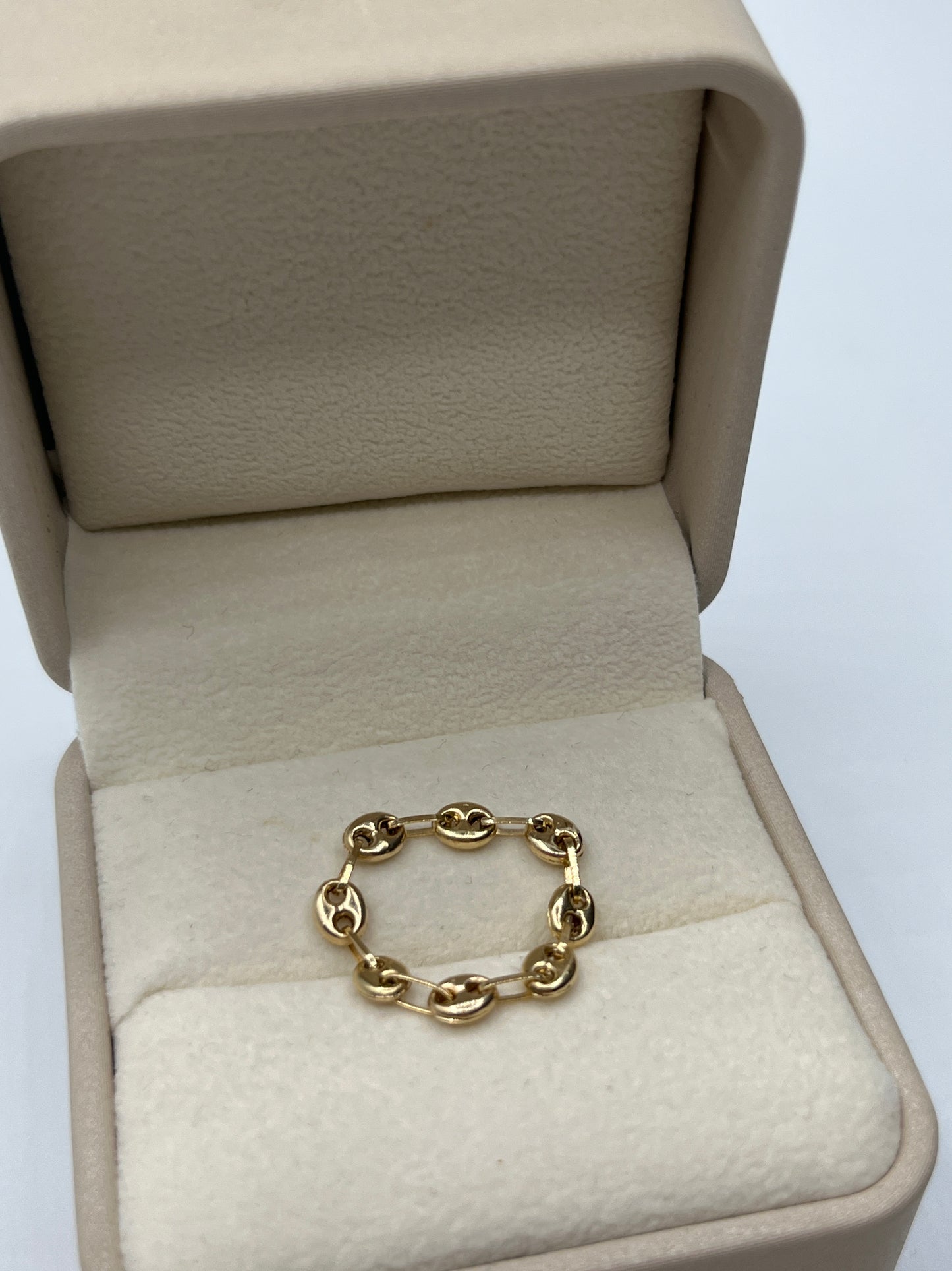 Anillo GC Oro amarillo 18k / Talla 8 / 0,86 Gr / 4 mm