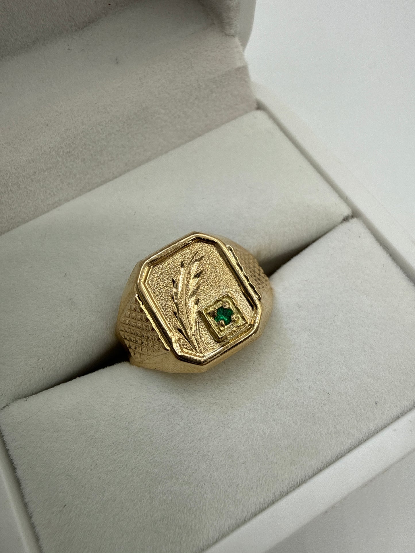Anillo Hoja Circon Verde Oro amarillo 18k / Talla 9 3/4 / 3,00 Gr / 14 mm