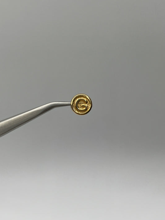 Herraje Letra G Oro amarillo 18k 0,37 Gr / 1 Cm