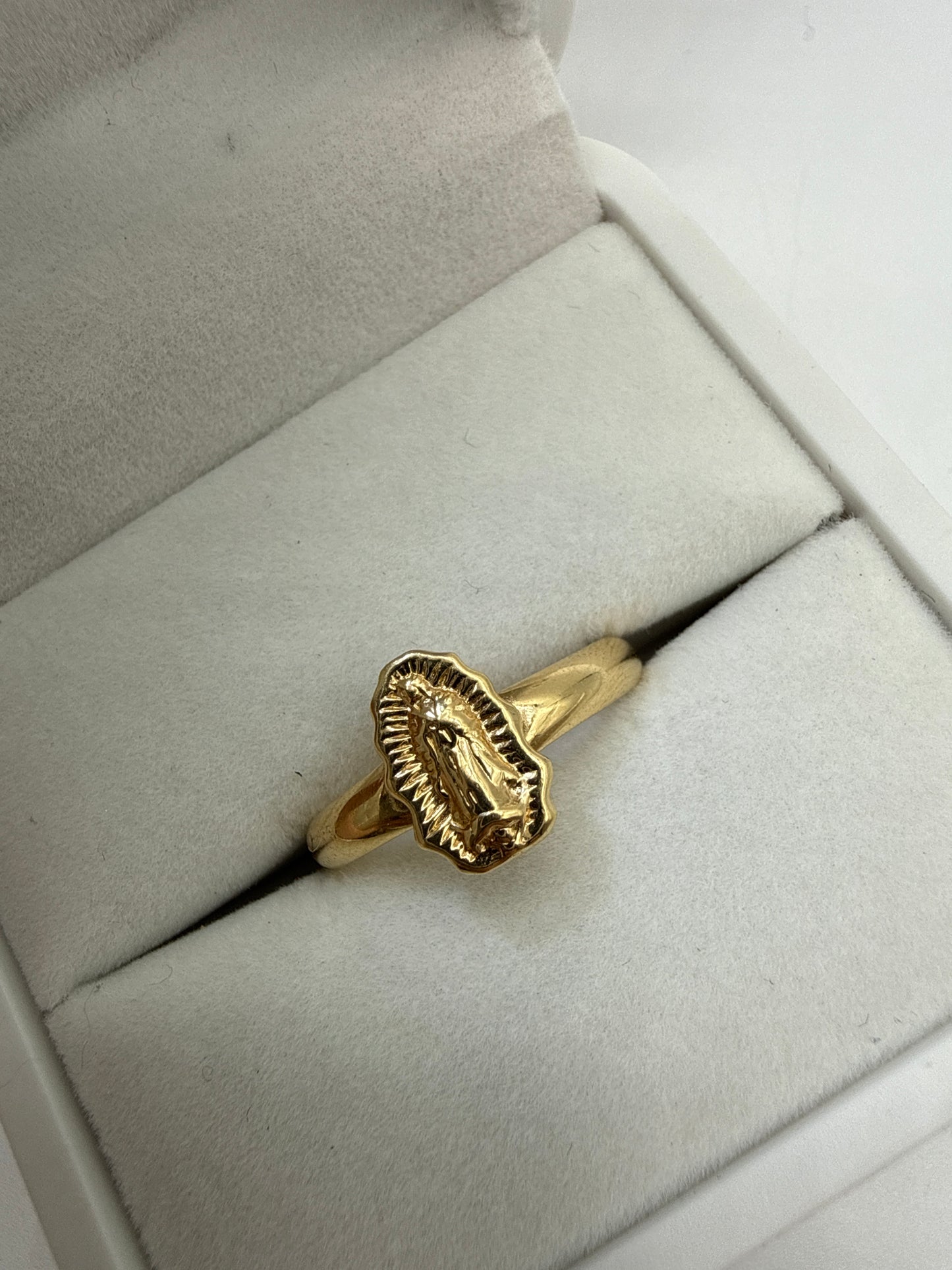 Anillo Virgen Guadalupe Oro amarillo 18k / Talla 8 / 1,47 Gr / 11 mm