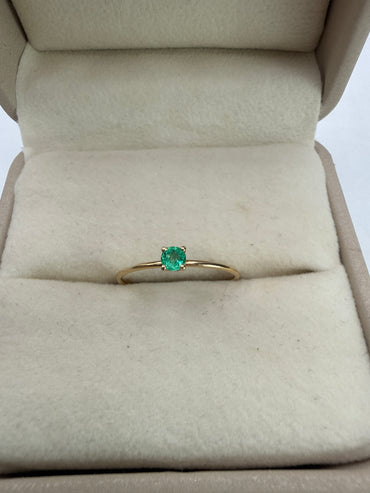 Anillo Solitario Esmeralda 0.11Ct Oro It Amarillo / Talla 6 1/2 / 0.81 Gr