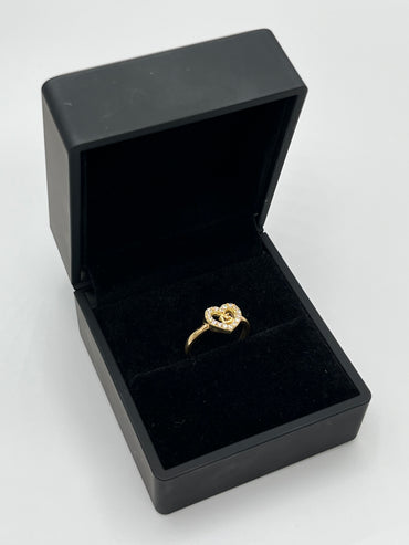Anillo 15´s corazón circon blanco Oro amarillo 18k / Talla 5 / 2,56 Gr / 8,15 mm