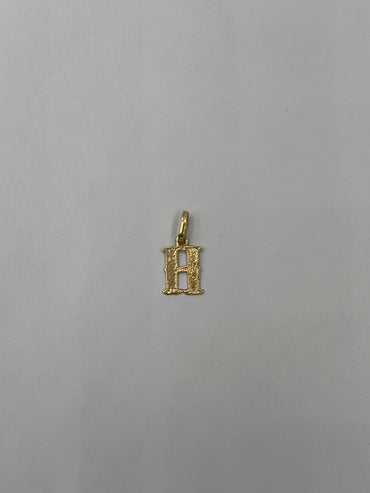 Dije Letra H Oro amarillo 18k 0,43 Gr / 7,55 mm / 1,2 Cm