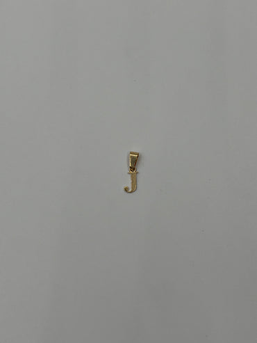 Dije Letra J Silueta Oro amarillo 18k 0,27 Gr / 4 mm / 0,9 Cm