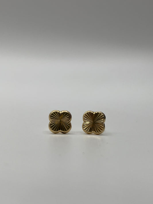 Topos Trebol Oro amarillo 18k 1,02 Gr / 10,3 mm