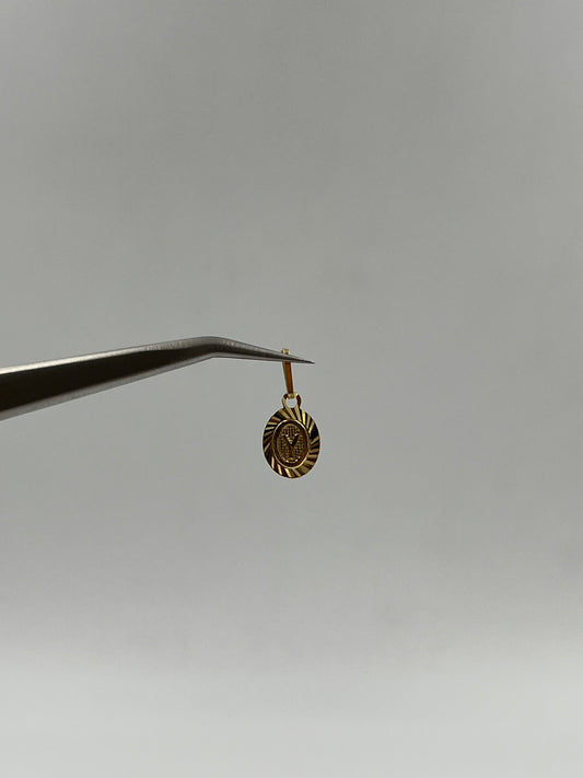 Dije letra Y Oro amarillo 18k 0,45 Gr / 7 mm / 1,1 Cm