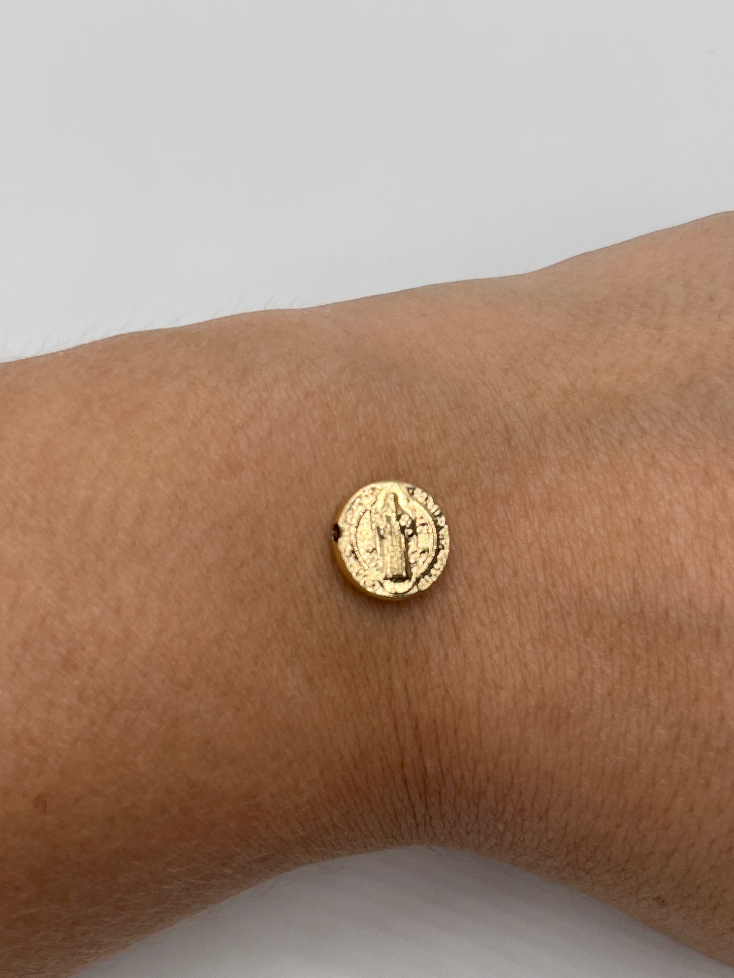 Herraje San Benito Oro amarillo 18k 0,37 Gr / 1 Cm