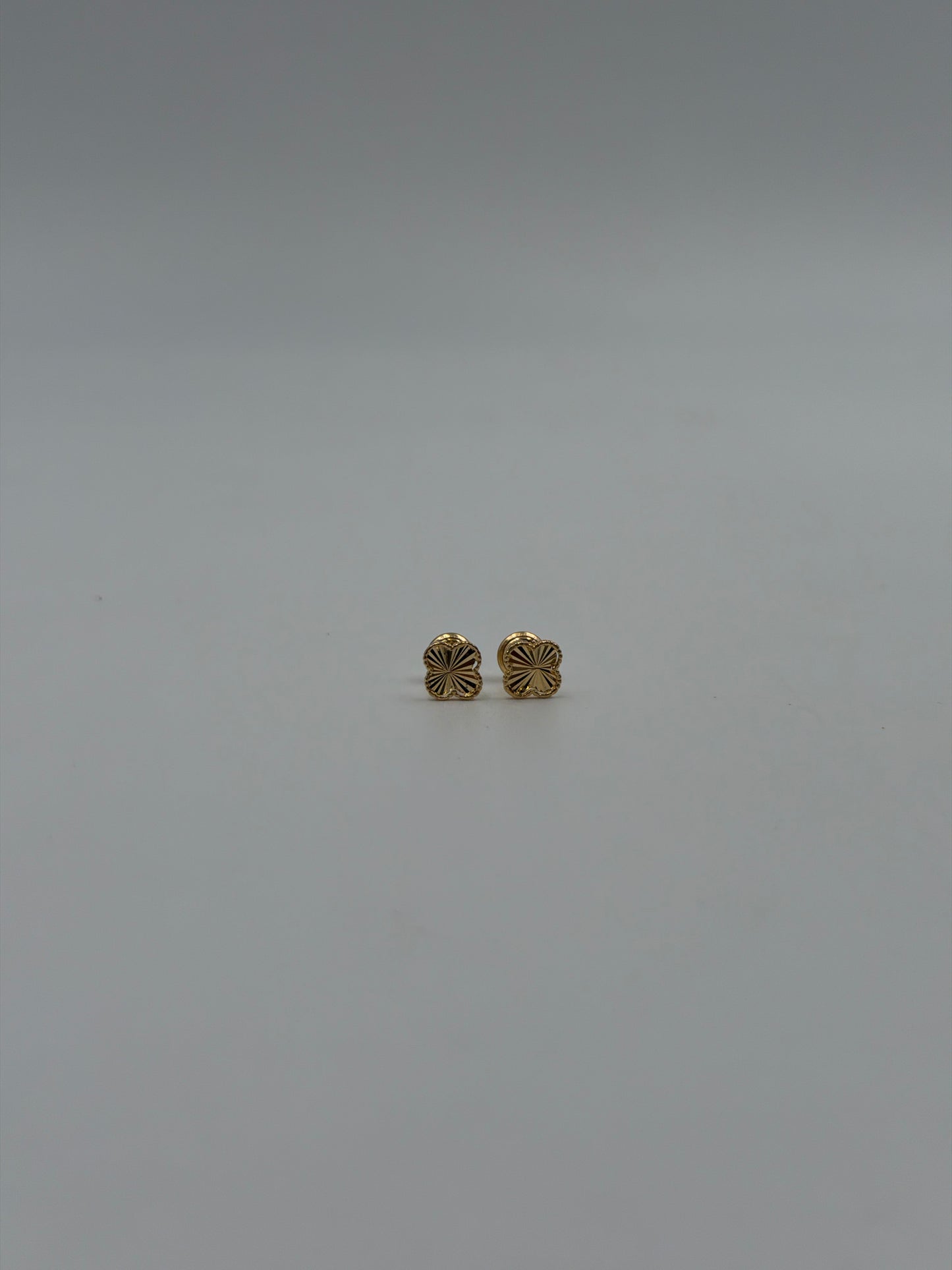 Topos trebol Oro amarillo 18k 0,88 Gr / 7,78 mm