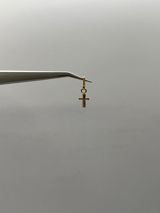 Dije Cruz Lisa Oro amarillo 18k 0,21 Gr / 5 mm / 1,1 Cm