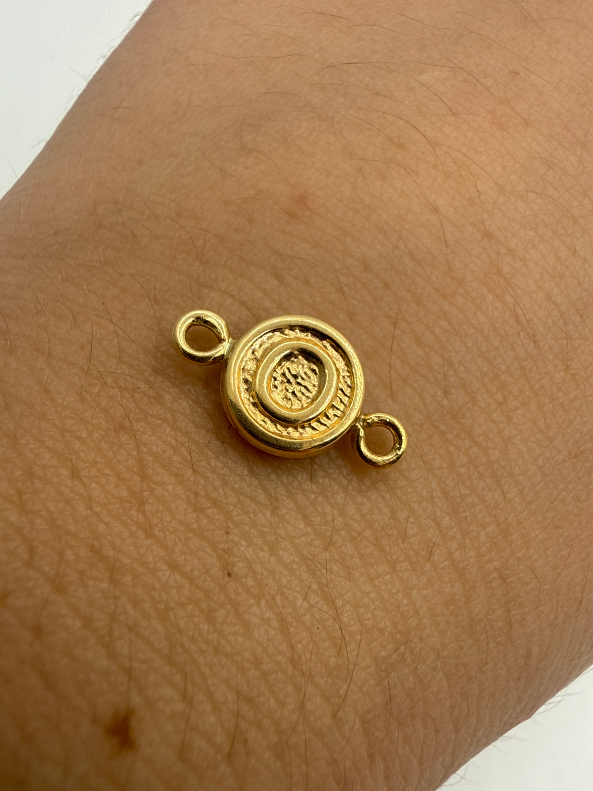 Herraje Letra O Oro amarillo 18k 0,38 Gr / 0,8 Cm