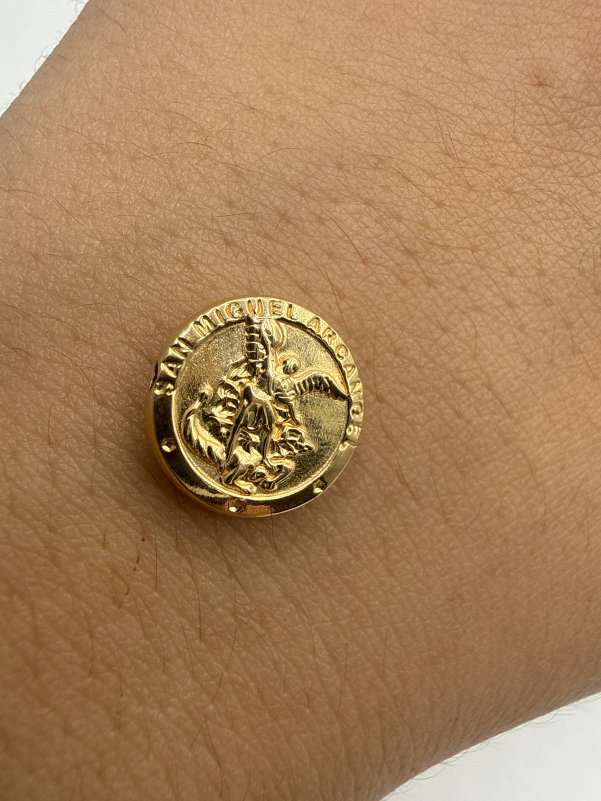 Herraje Arcángel San Miguel Oro amarillo 18k 0,58 Gr / 1,2 Cm