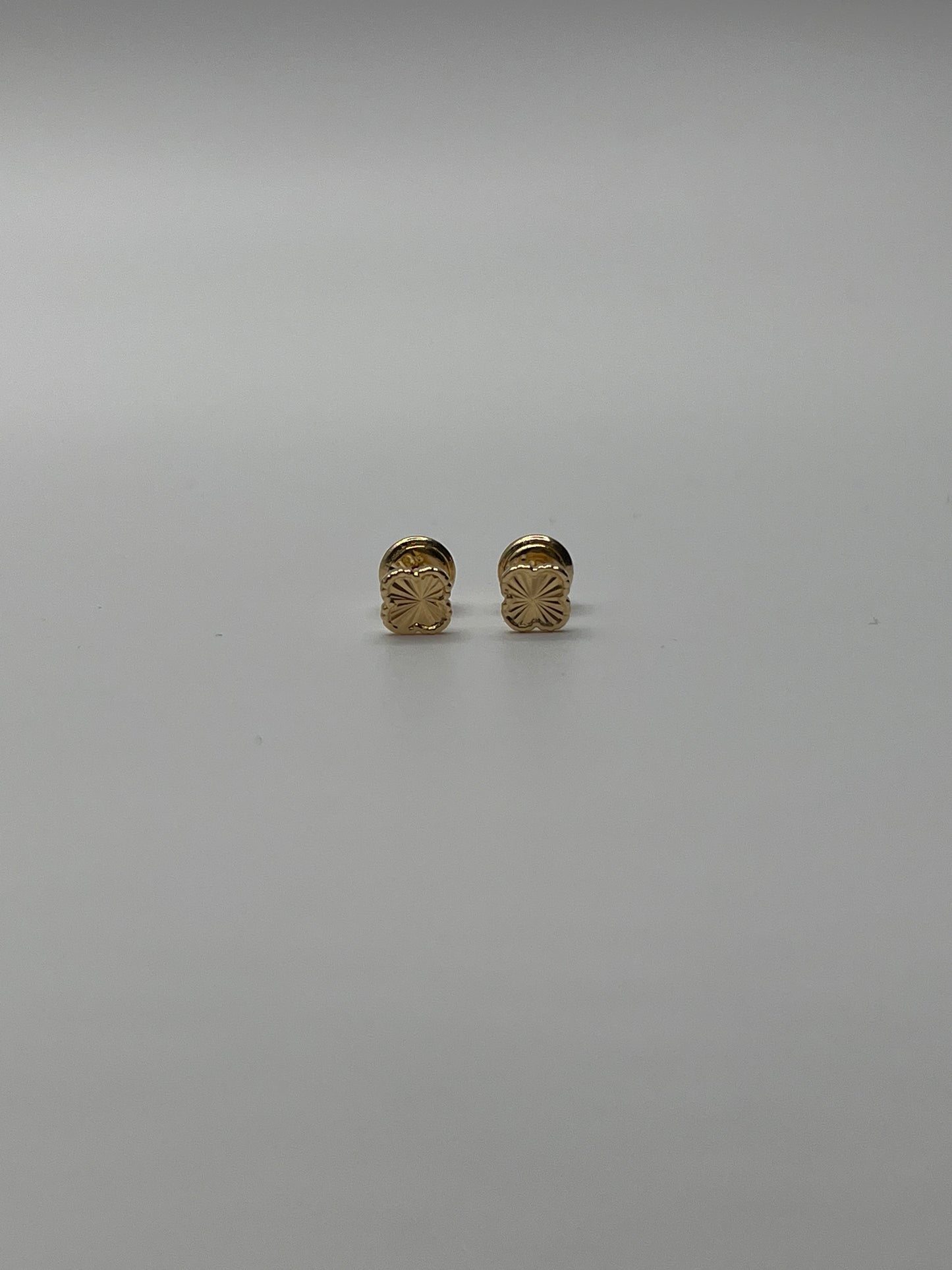 Topos Trebol Diamantado Oro amarillo 18k 0,76 Gr / 5,71 mm