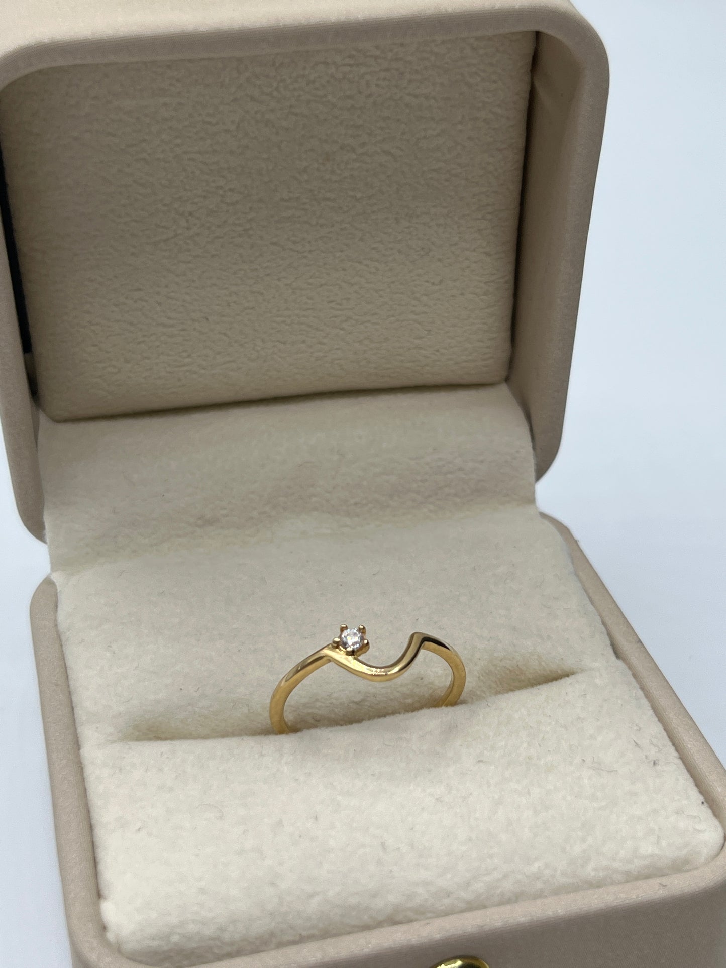 Anillo Anillo Circon Blanco Oro amarillo 18k / Talla 5 3/4 / 1,29 Gr / 6,20 mm