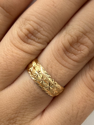 Anillo Estrella Diamantada Oro amarillo 18k / Talla 7 / 1,78 Gr / 6 mm