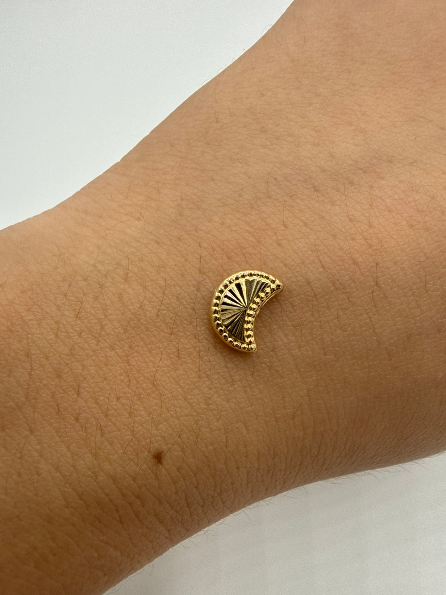 Herraje Luna Diamantada Oro amarillo 18k 0,24 Gr / 0,7 Cm