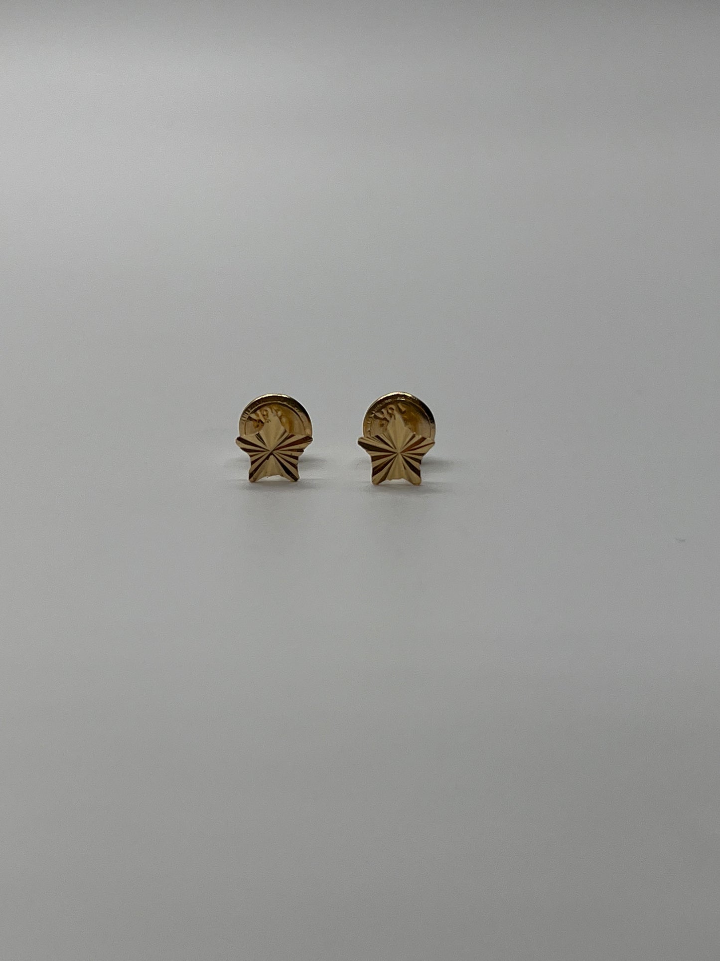 Topos Estrella Diamantada Oro amarillo 18k 0,51 Gr / 5 mm