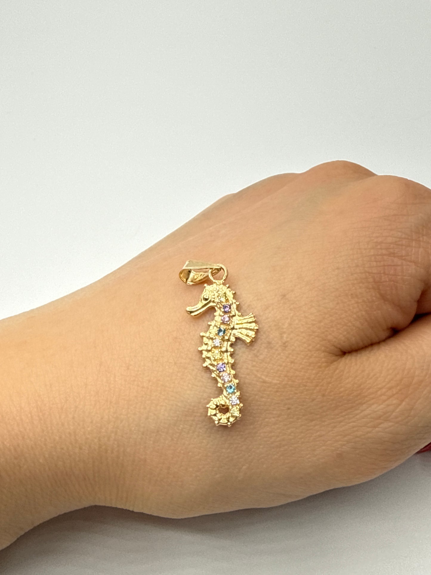 Dije Caballo de Mar Oro amarillo 18k 1,64 Gr / 12 mm / 2,8 Cm