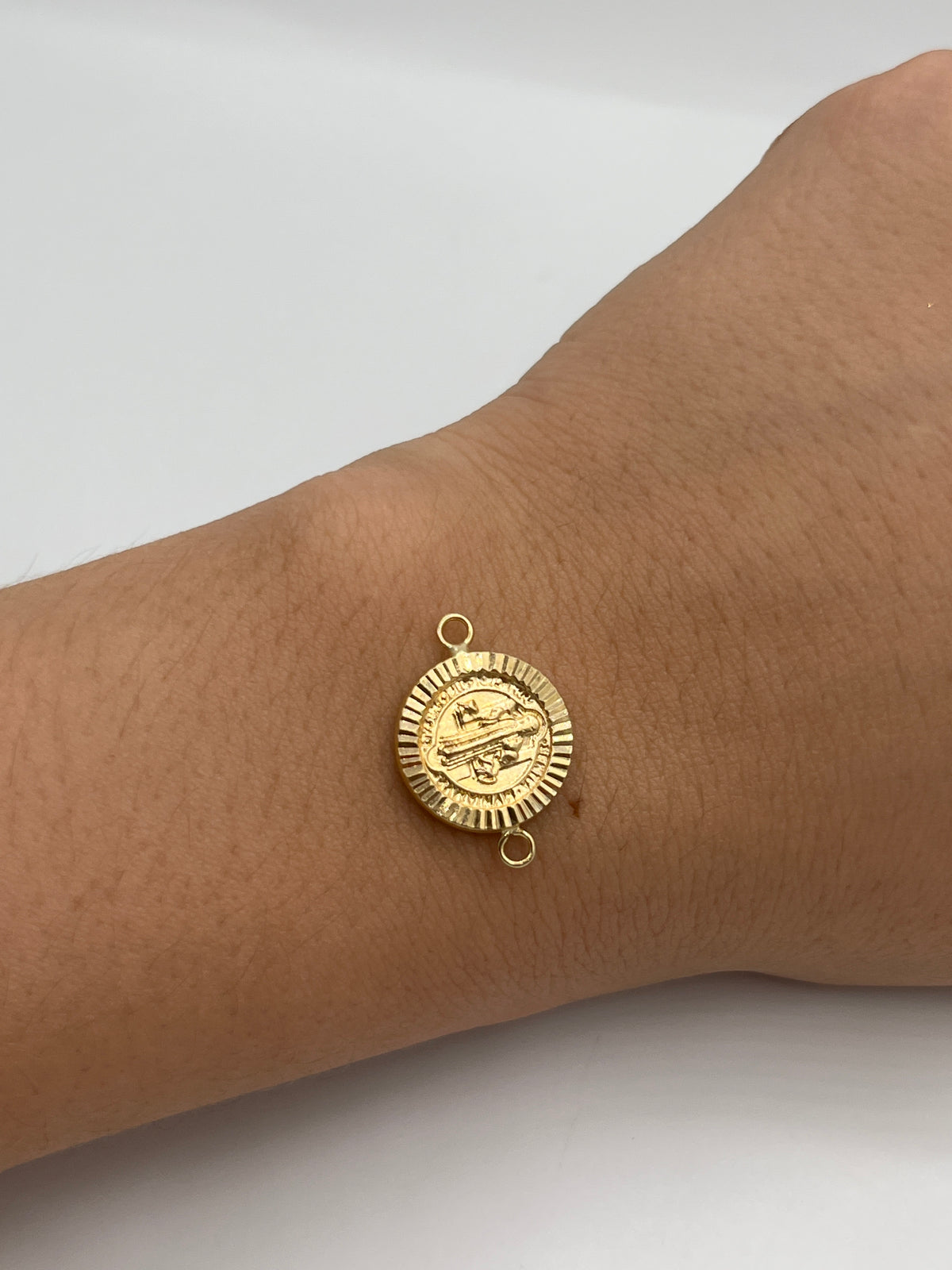 Herraje San Benito Diamantado Oro amarillo 18k 1,05 Gr / 1,4 Cm
