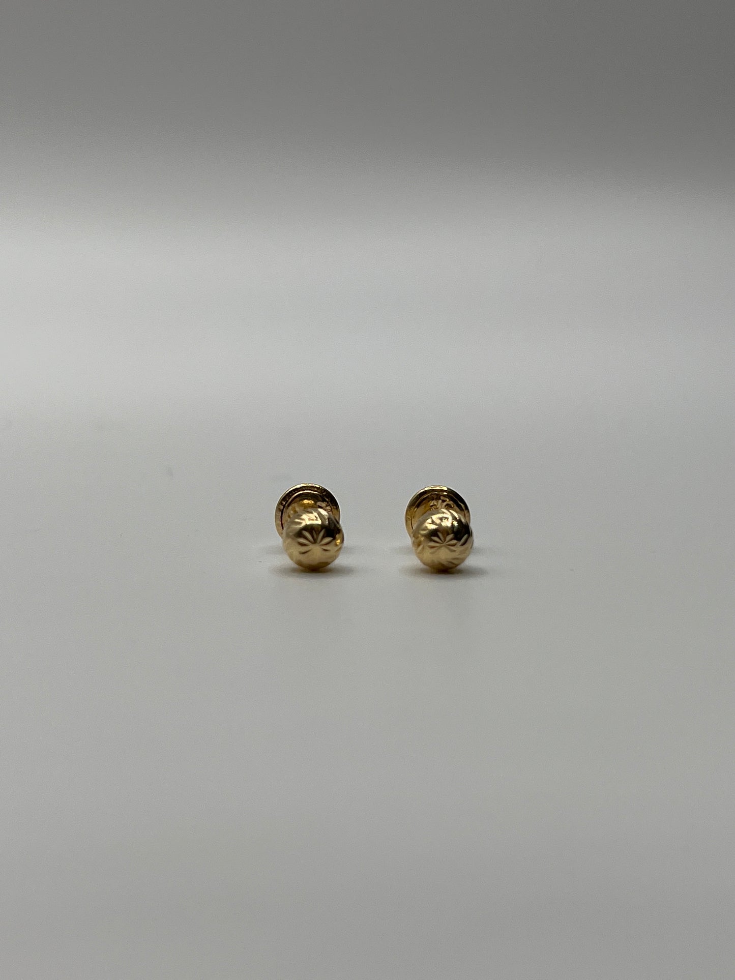 Topos Bola Diamantado Oro amarillo 18k 0,58 Gr / 5 mm