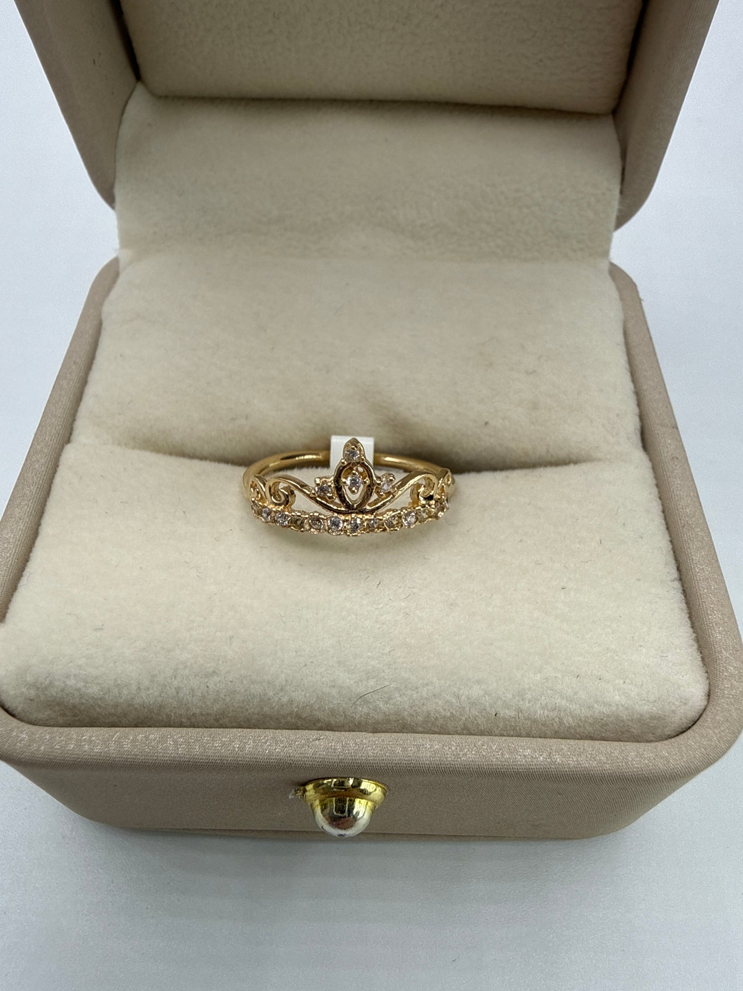 Anillo 15s Corona Circon Blanco Oro amarillo 18k / Talla 5 1/2 / 1,53 Gr / 7,70 mm