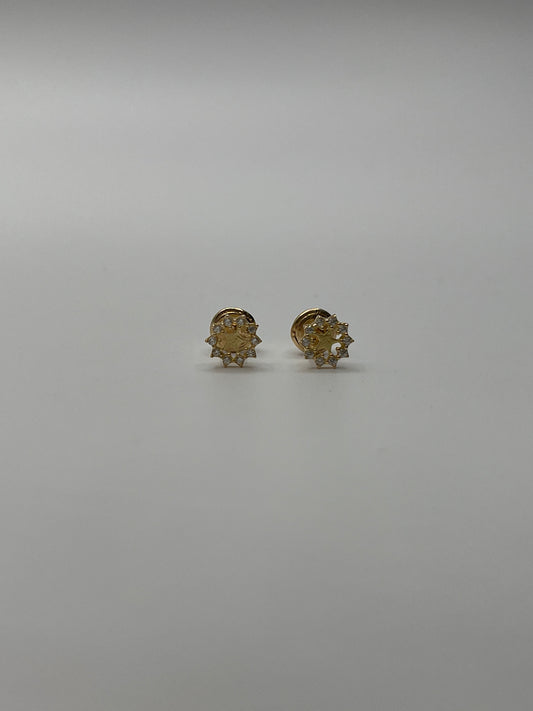 Topos Estrella Circon Blanco Oro amarillo 18k 0,73 Gr / 6,3 mm
