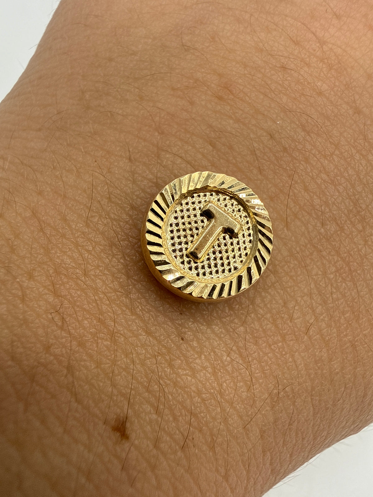 Herraje Letra T Diamantada Oro amarillo 18k 0,53 Gr / 1 Cm