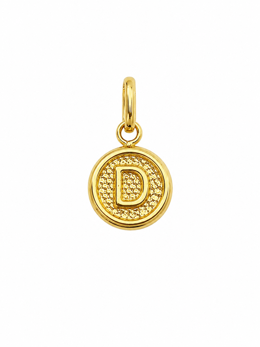 Dije letra D Oro amarillo 18k 0,56 Gr / 10 mm / 1,1 Cm