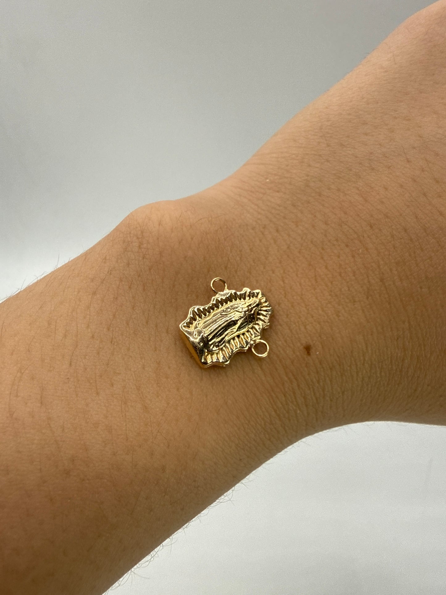 Herraje Virgen Guadalupe Oro amarillo 18k 0,55 Gr / 1,5 Cm