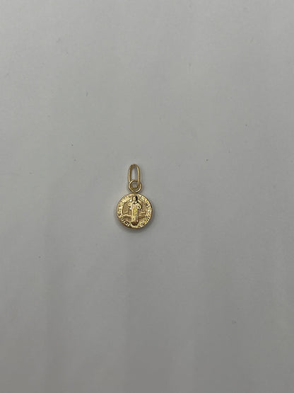 Dije San Benito Oro amarillo 18k 0,42 Gr / 8,2 mm / 0,8 Cm