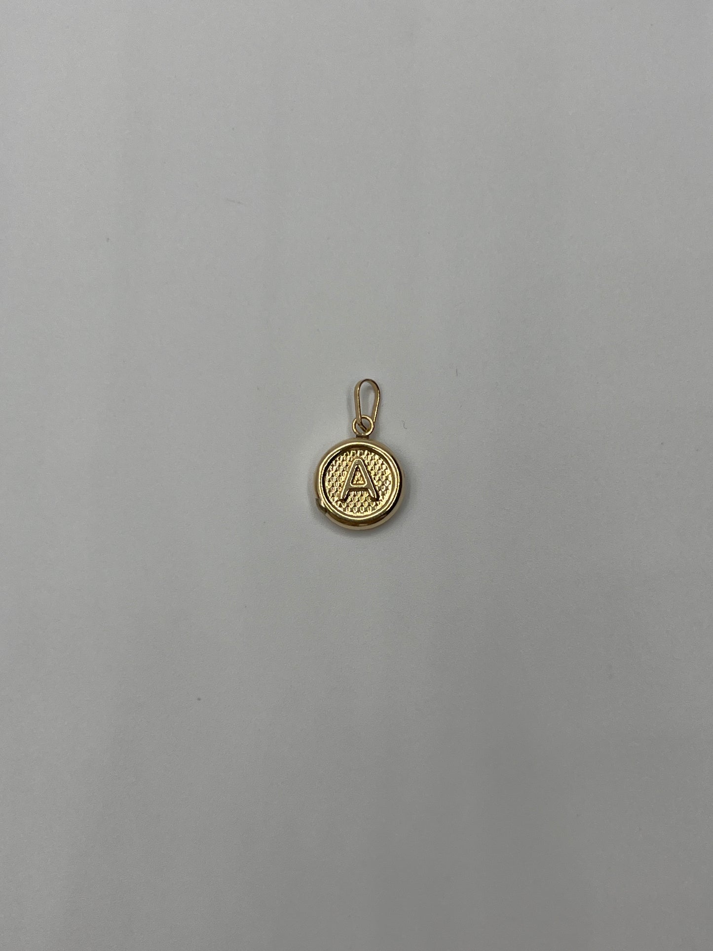 Dije Letra A Oro amarillo 18k 0,51 Gr / 10 mm / 1 Cm