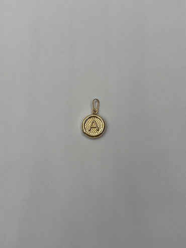 Dije Letra A Oro amarillo 18k 0,51 Gr / 10 mm / 1 Cm
