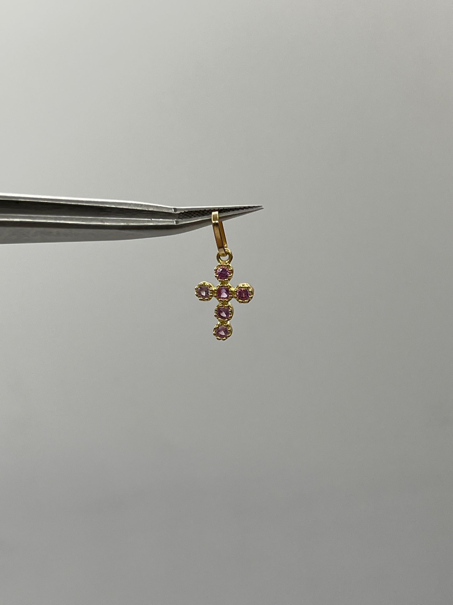 Dije cruz circon lila Oro amarillo 18k 0,64 Gr / 8,67 mm / 1,5 Cm