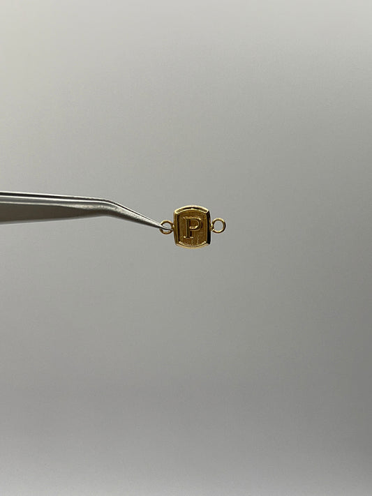Herraje Letra R Oro amarillo 18k 0,29 Gr / 0,8 Cm