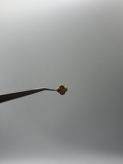 Herraje trebol diamantado Oro amarillo 18k 0,22 Gr / 0,8 Cm