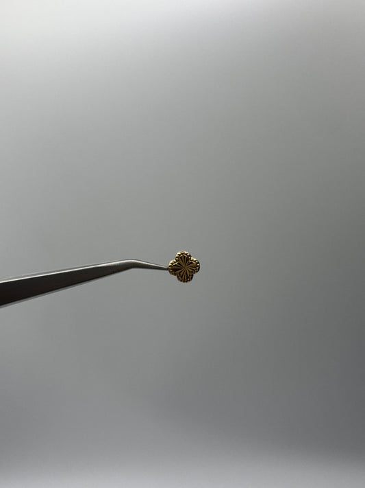 Herraje trebol diamantado Oro amarillo 18k 0,22 Gr / 0,8 Cm
