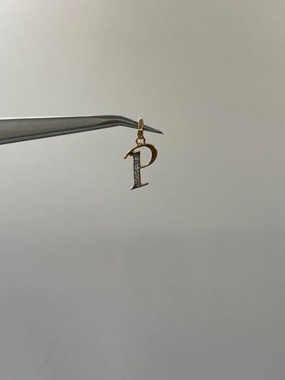 Dije Letra P Circon Blanco Oro amarillo 18k 0,56 Gr / 9,71 mm / 1,5 Cm