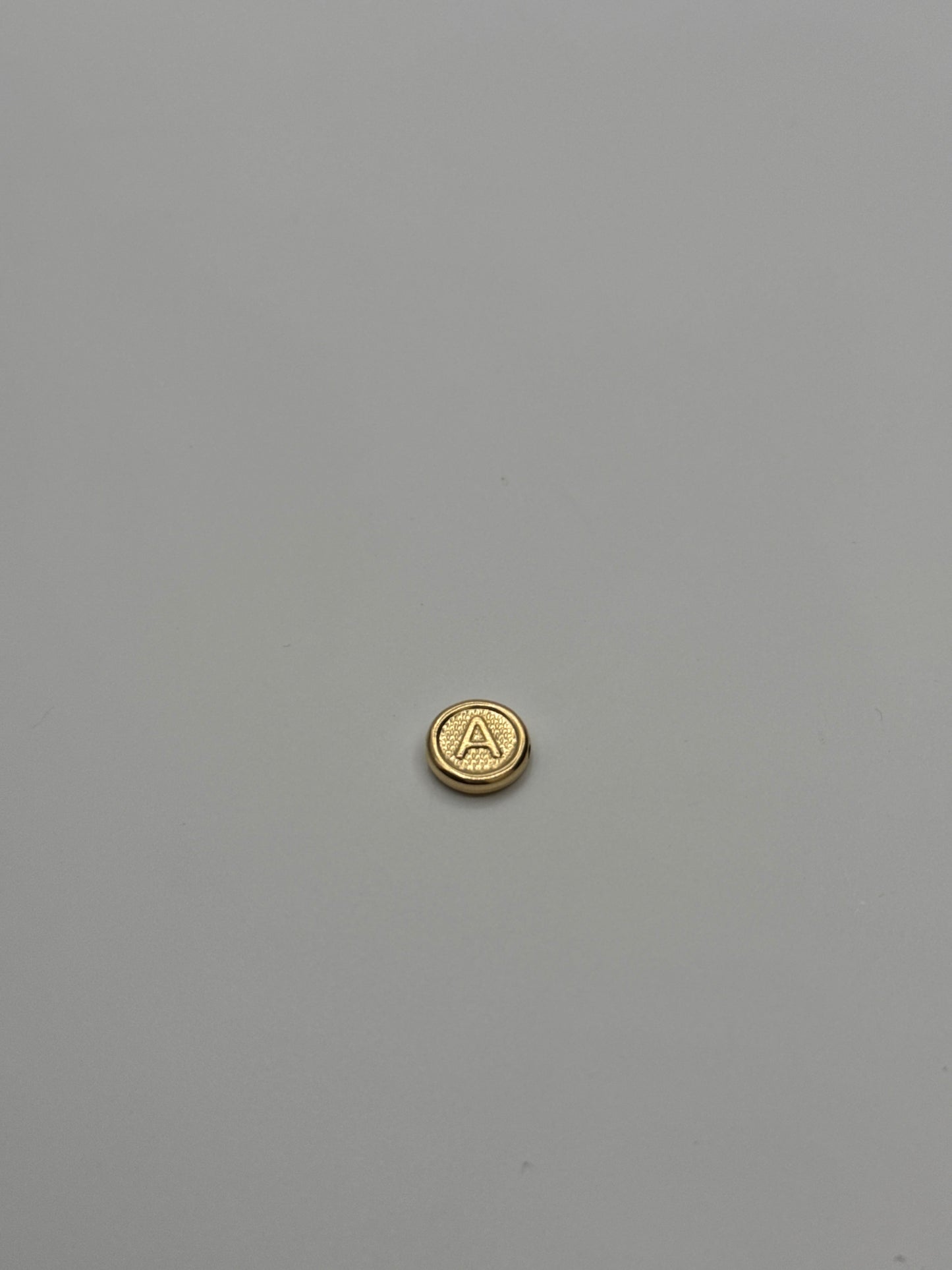 Herraje Letra A  Oro amarillo 18k 0,42 Gr / 1 Cm